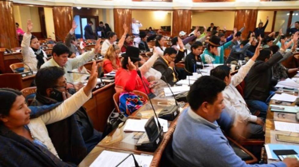 Diputados oficialistas aprueban reforma para las elecciones judiciales
