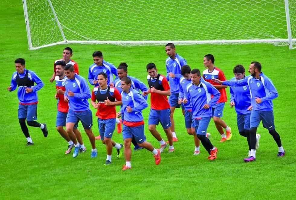 Bolívar recibe a San José
