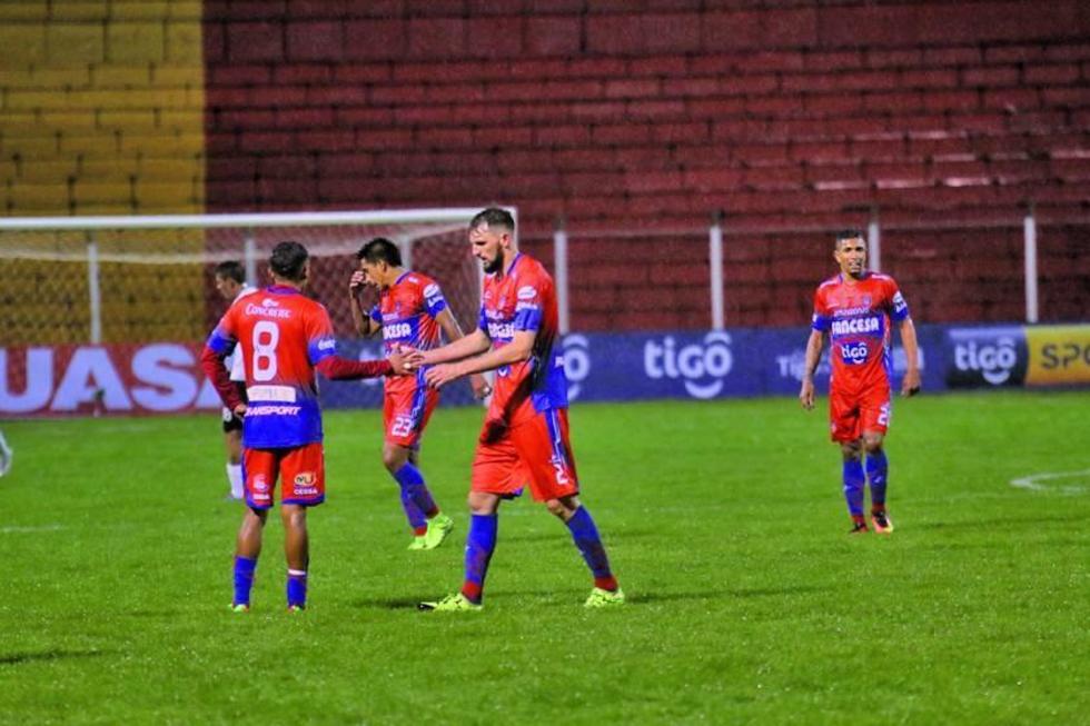 Universitario llega al clásico condicionado a sumar  
