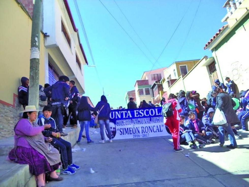 Simeón Roncal B demanda un  nuevo predio para pasar clases