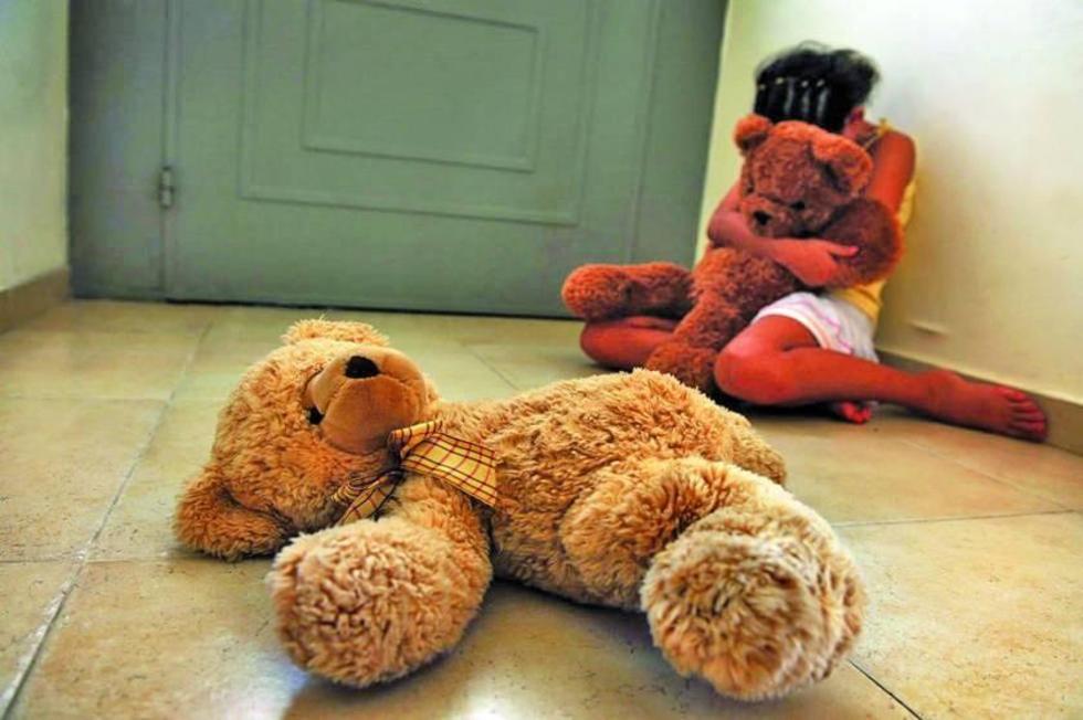 Condenan a 30 años de presidio a un abuelo por violar a su nieta