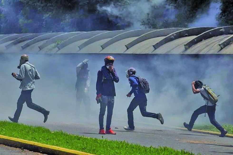 El Parlamento solicita a la OEA detener la salida de Venezuela 