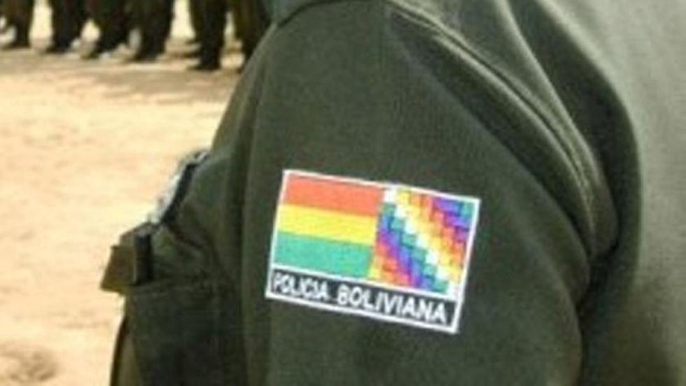 Policía captura a una falsa capitana estafadora en Oruro