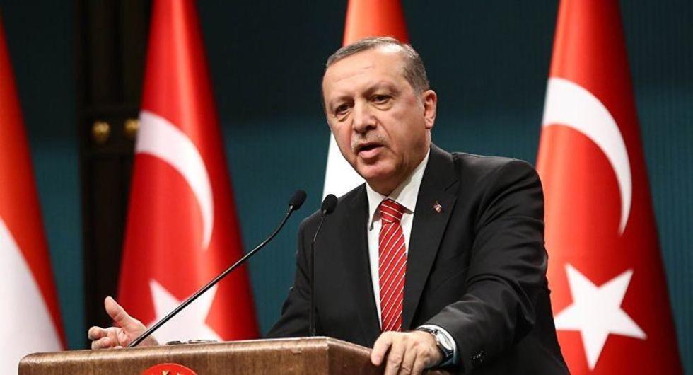 Turquía expulsa a un tercio de jueces y fiscales por golpistas