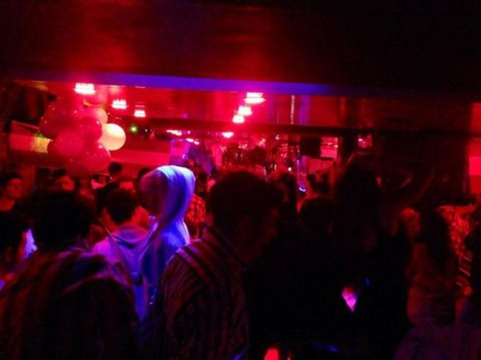 La Paz: intervienen local fiestero que vendía alcohol y drogas para menores
