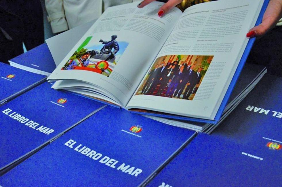 Evo Morales acusa de doble moral en Chile por censura al Libro del Mar