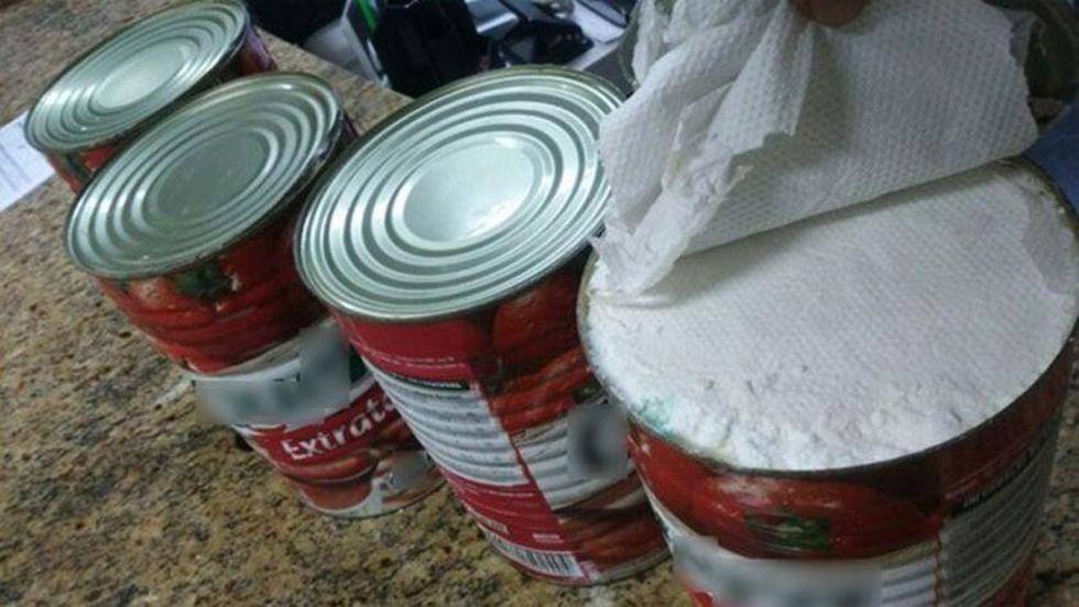 Bolivianos llevaban droga en latas de extracto de tomate