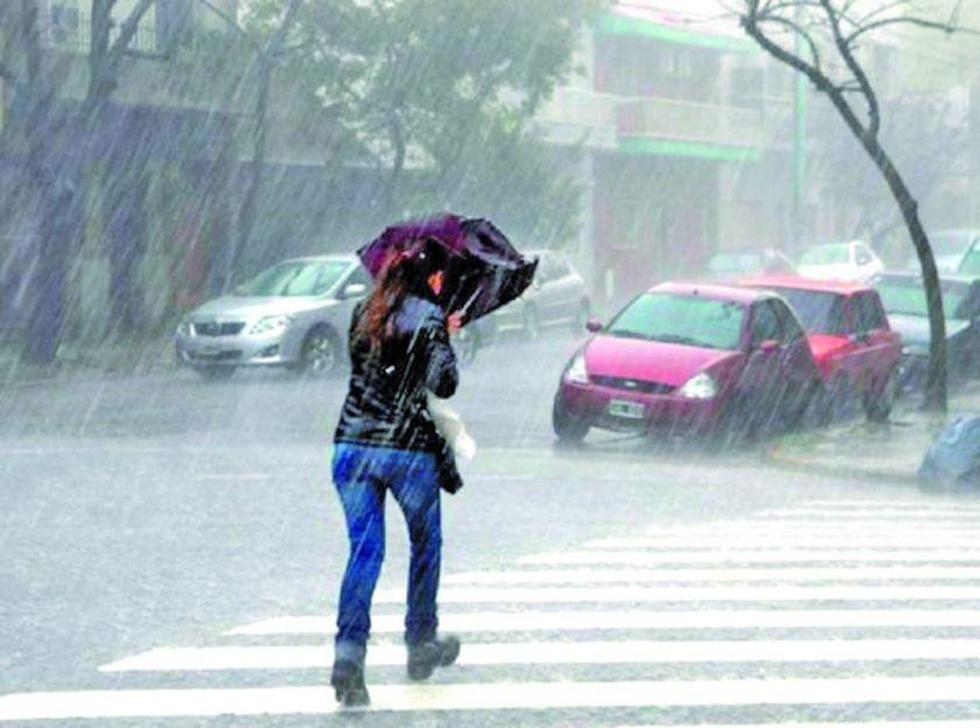 Alerta naranja en cuatro regiones por lluvias y tormentas eléctricas