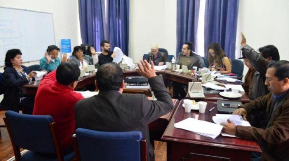 Comisión aprueba artículo que amplia las causas para el aborto