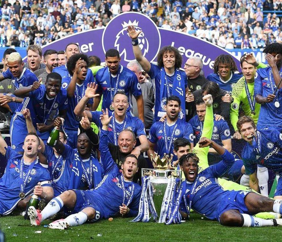 Chelsea recibe la Copa tras golear a Sunderland