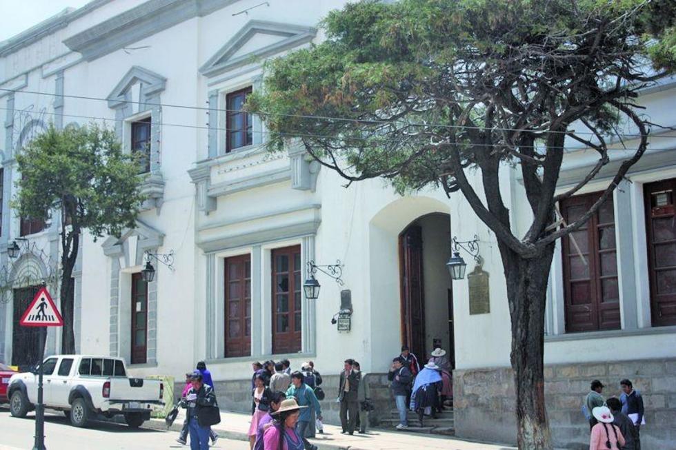 Distrito 16 amenaza cerrar hoy la Alcaldía