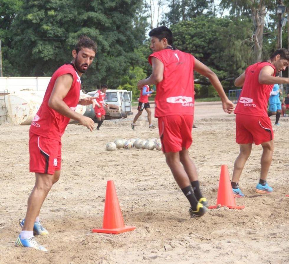Petrolero intentará salir a flote ante los refineros 