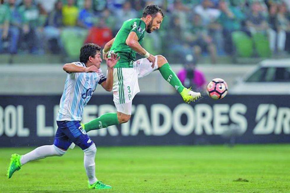 Palmeiras vence a Tucumán y acaba primero del Grupo 5