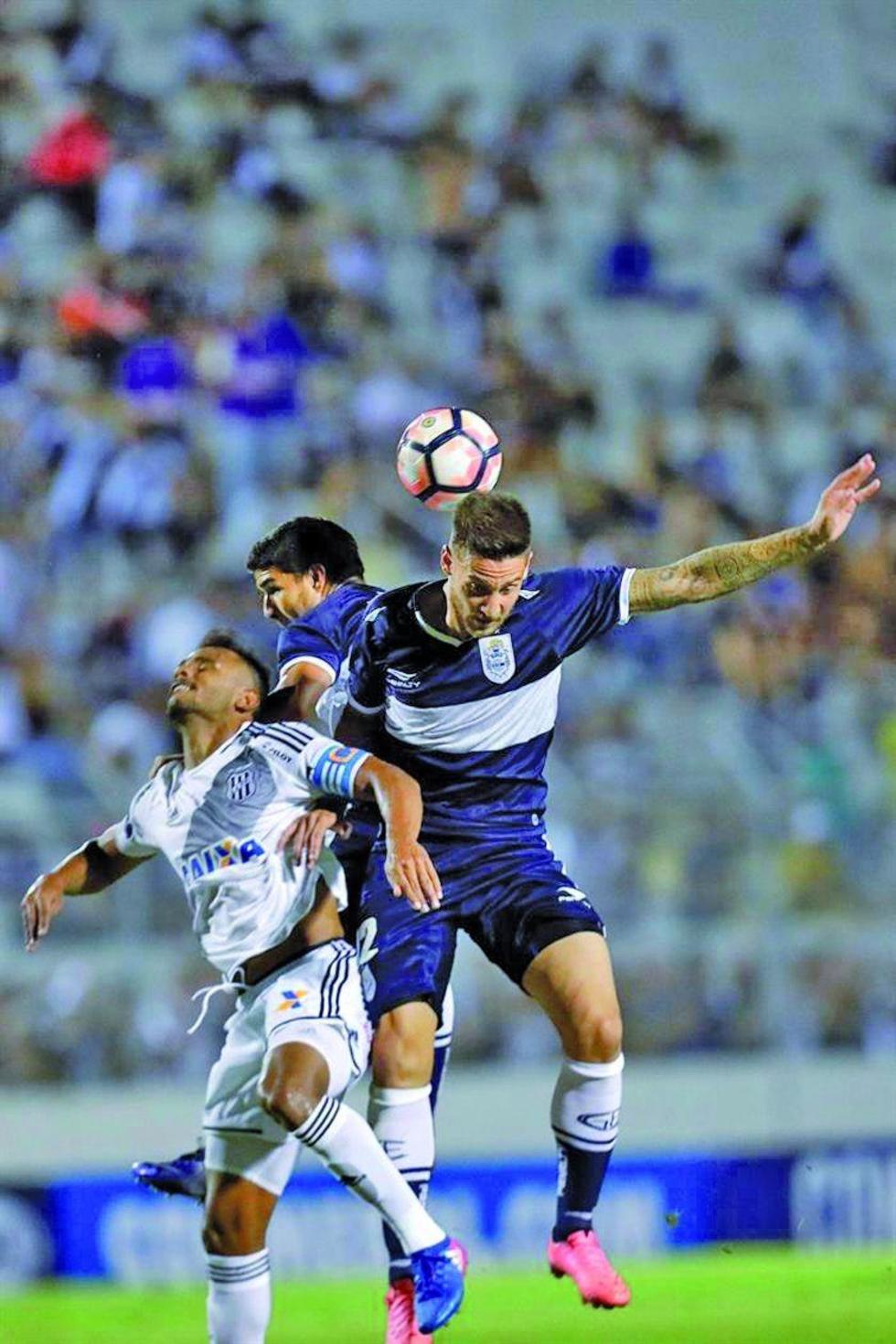 Veintidós clubes luchan por los últimos cupos