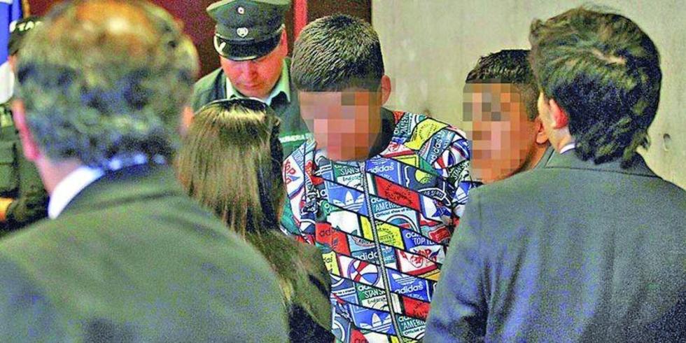 Adolescentes son detenidos por robar a un uniformado