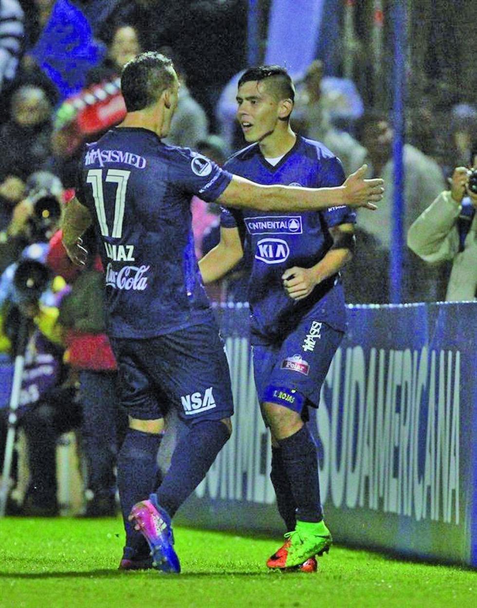 Sol de América golea 7-1 a Estudiantes