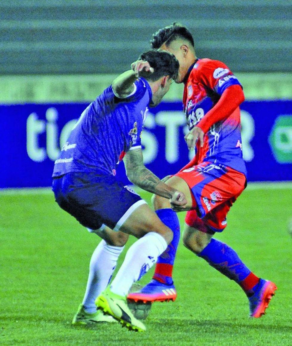 El Toro logra sorprender a la U 