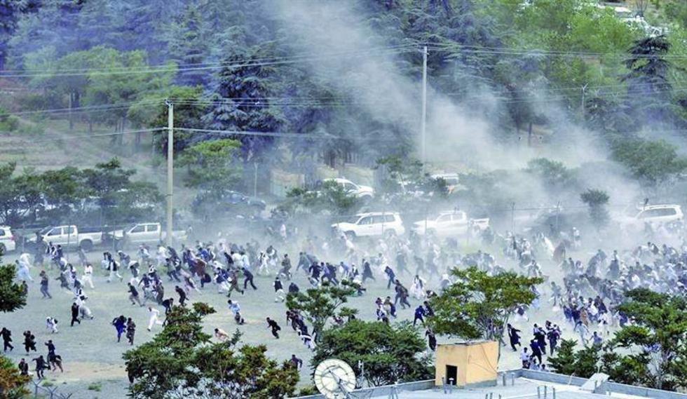 Ataque suicida contra un funeral cierra de negro el día