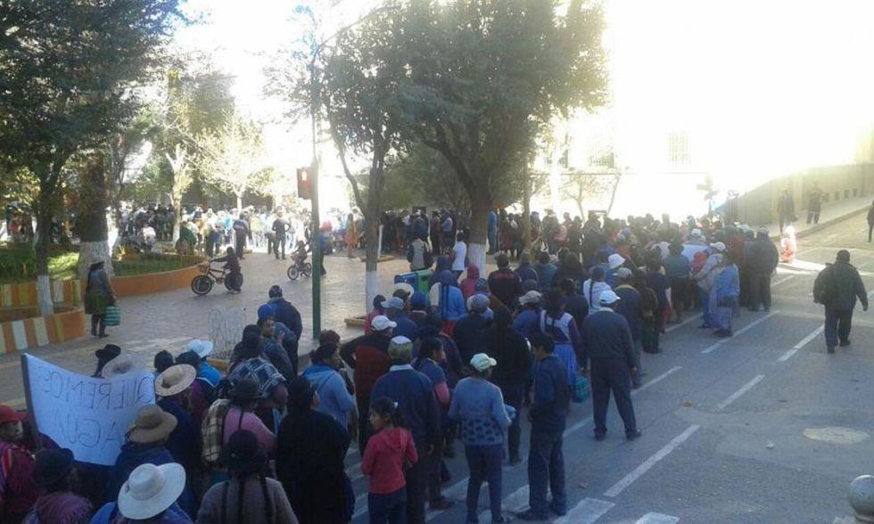 Vecinos posponen el bloqueo de la carretera a Tupiza por un día