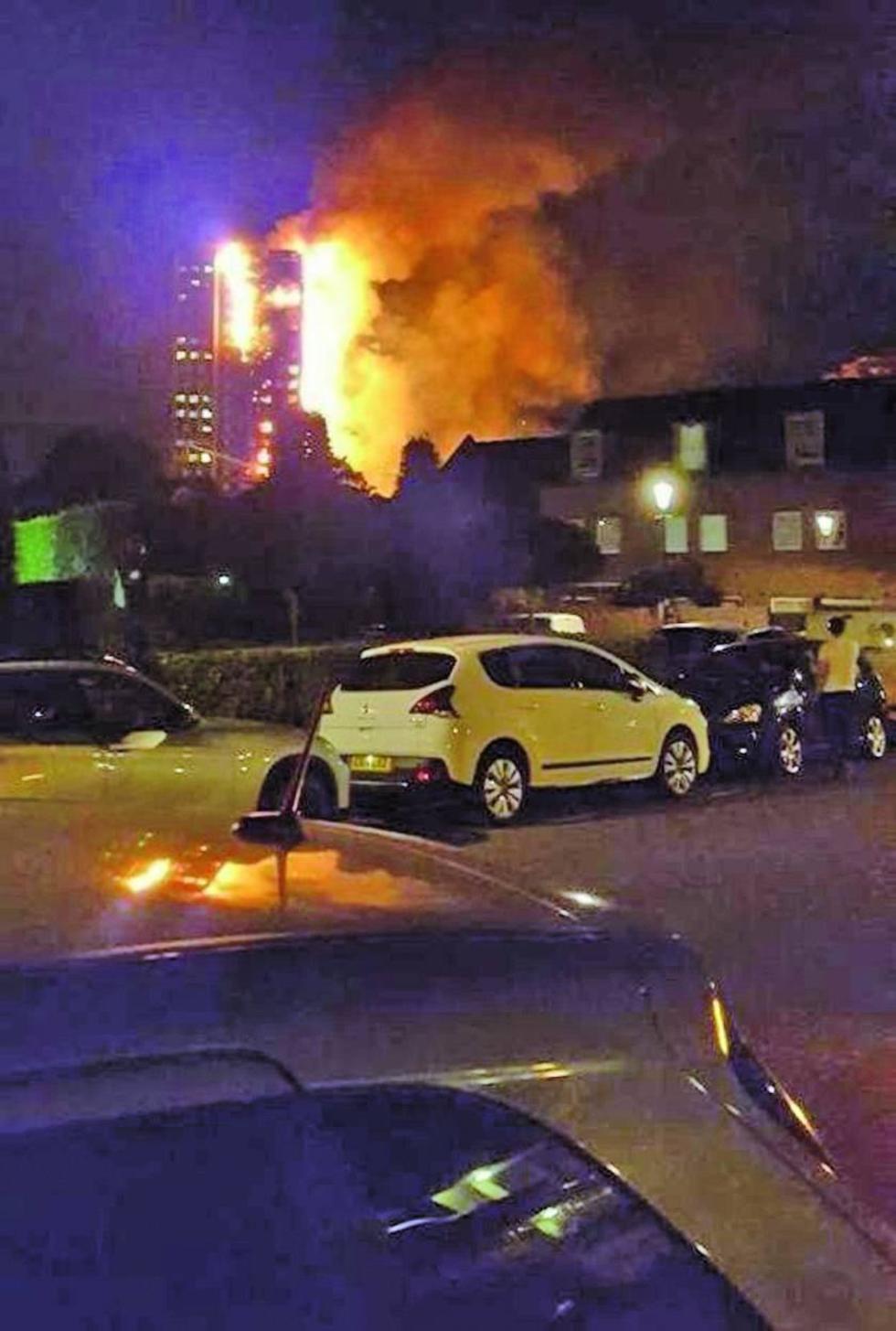 Un incendio devora edificio de 27 pisos en Londres