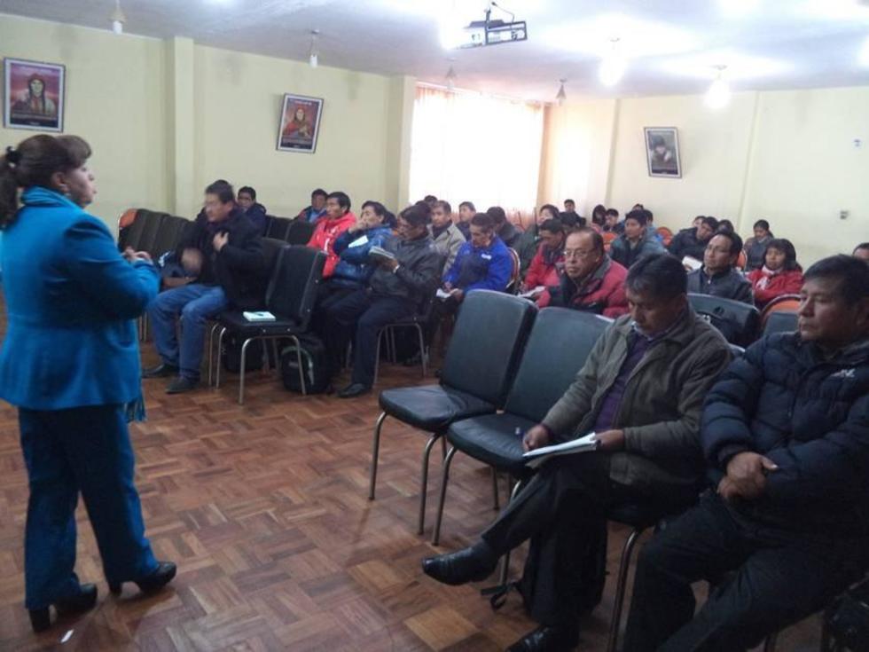 Directores distritales evalúan seguimiento del primer semestere escolar