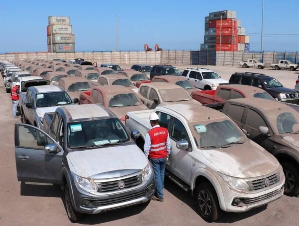 Cae autero extranjero que subfacturaba autos