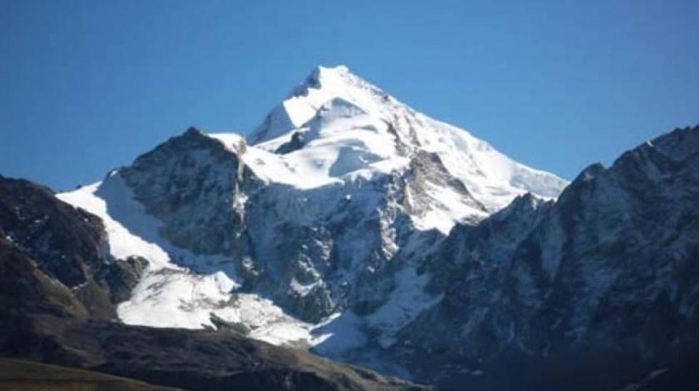 Declaran Espacio Sagrado al nevado Huayna Potosí