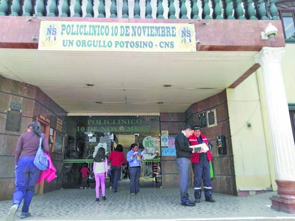 Médicos de la Caja Nacional de Salud analizan convenio con el Gobierno