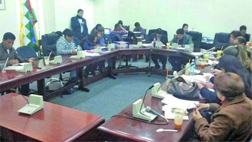 Continúan en carrera 95 postulantes para CM y TA tras impugnación