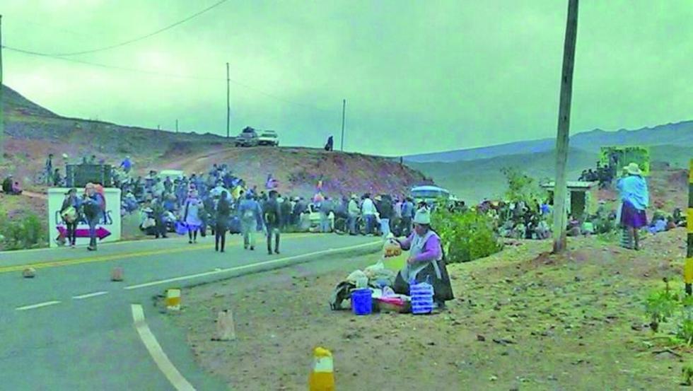 Se suspende bloqueo de la carretera por proyecto vial
