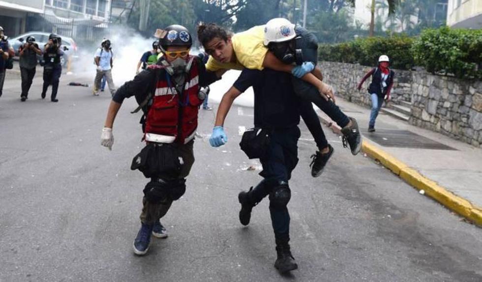Liberan a decenas de estudiantes detenidos en protesta contra Maduro