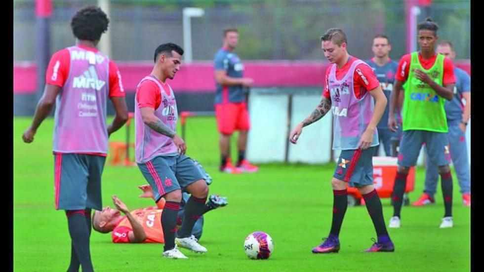 Flamengo viaja para jugar contra Palestino