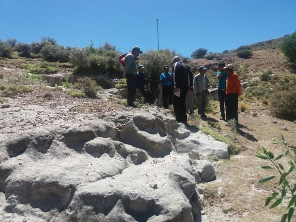 Comunarios denuncian que una empresa quiere llevarse puzolana