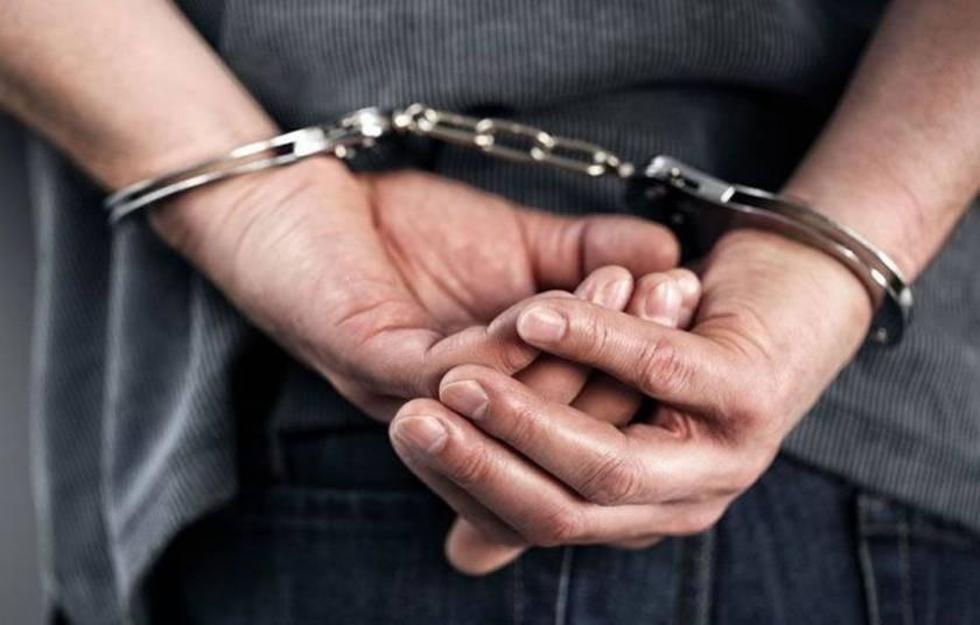 Aprehenden a un pastor evangélico por violar a sus dos hijas
