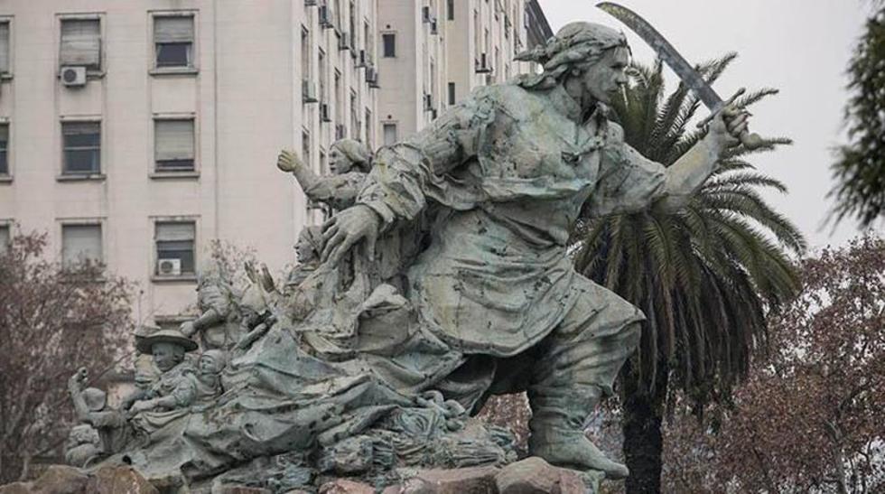 Reubicarán estatua de Juana Azurduy