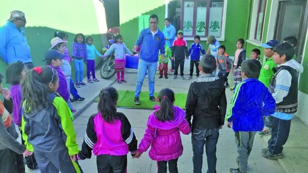 Policías fortalecen la educación vial en menores de edad