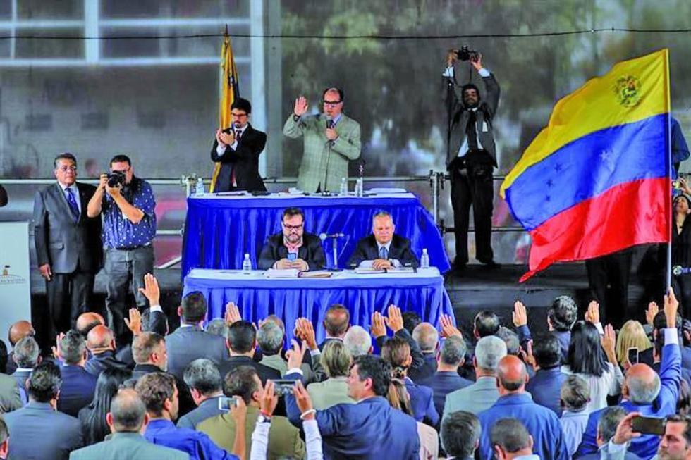 Parlamento venezolano nombra 33 nuevos magistrados del TSJ