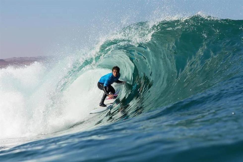 El peruano Tomás Tudela se corona campeón del circuito mundial de surf