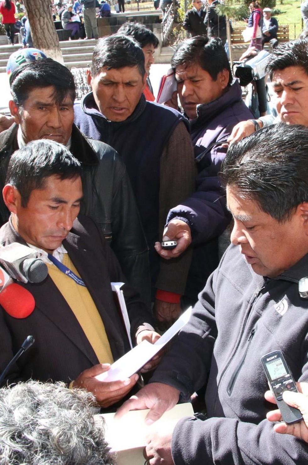 Choferes de transporte pesado amenazan con el bloqueo de las calles