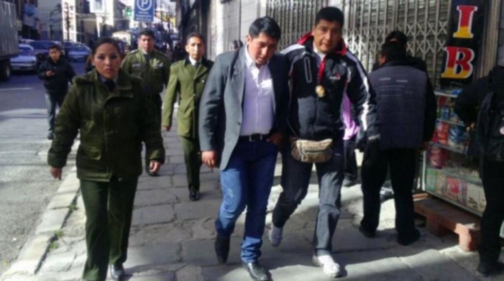 La Paz: Achacachi inicia bloqueo y paro por la captura de un dirigente