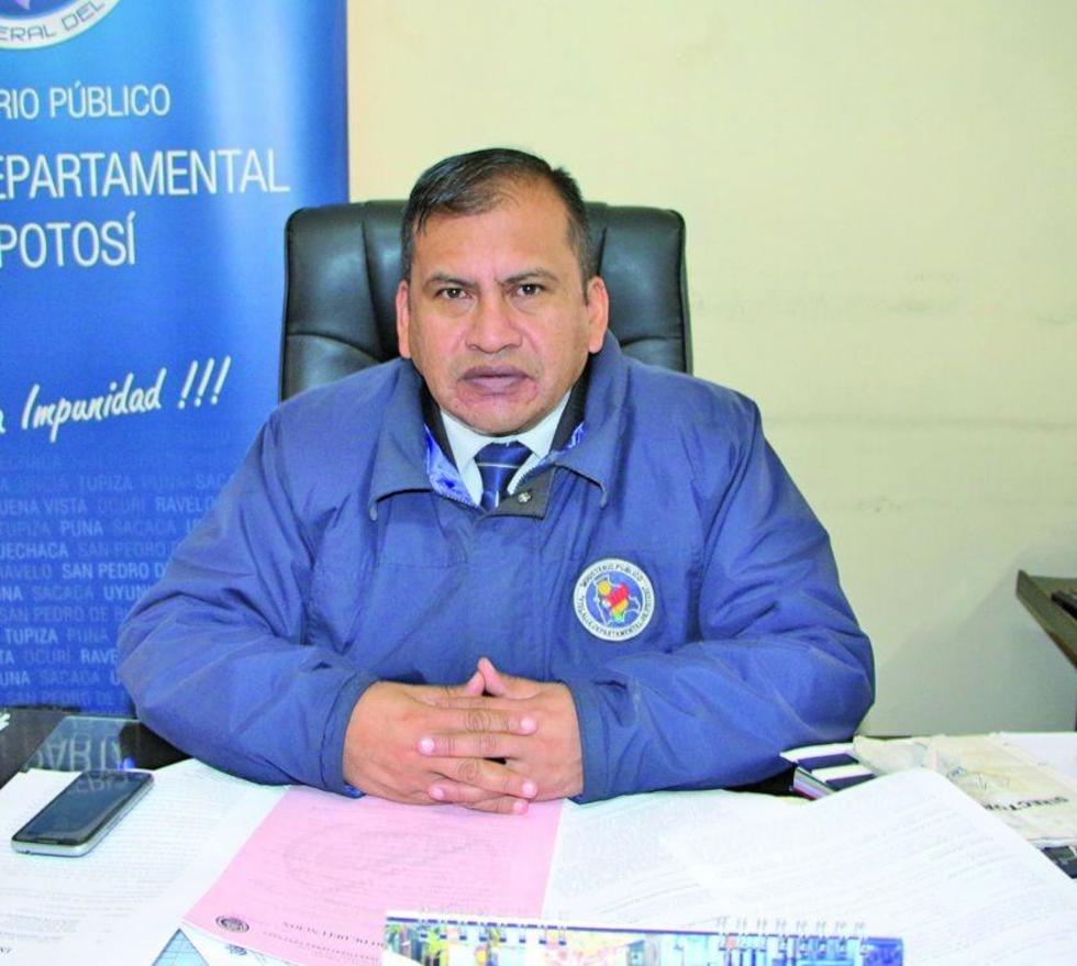 Comisión de fiscales investiga supuesto desvío de agua