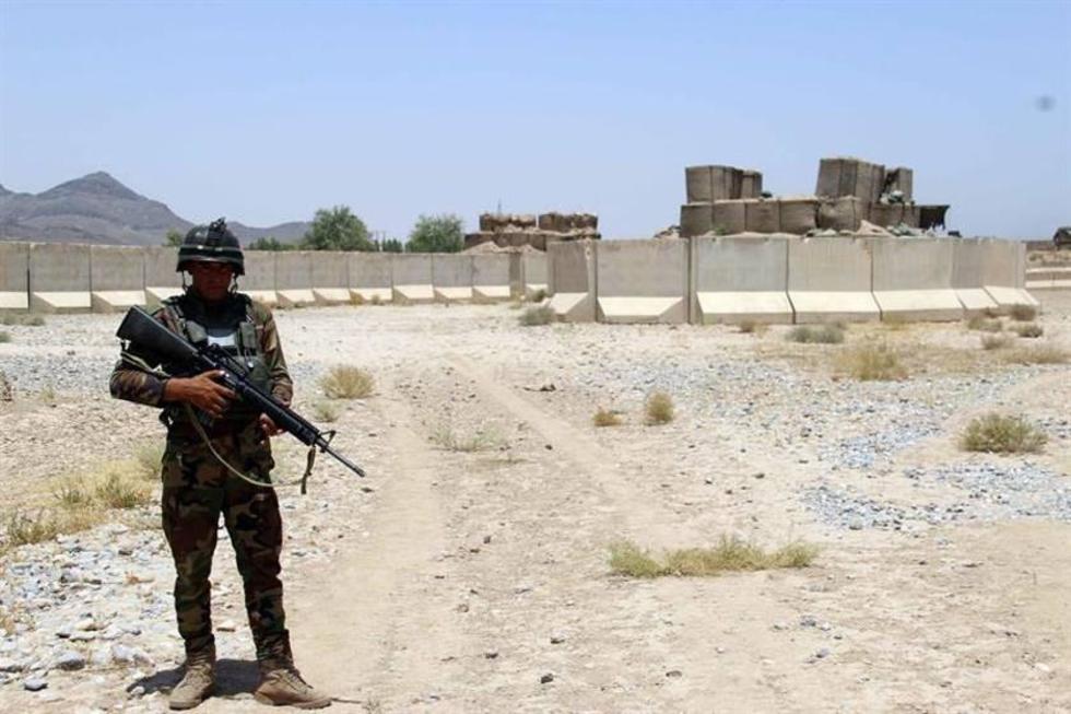 Un ataque talibán a base militar en Afganistán deja 26 muertos
