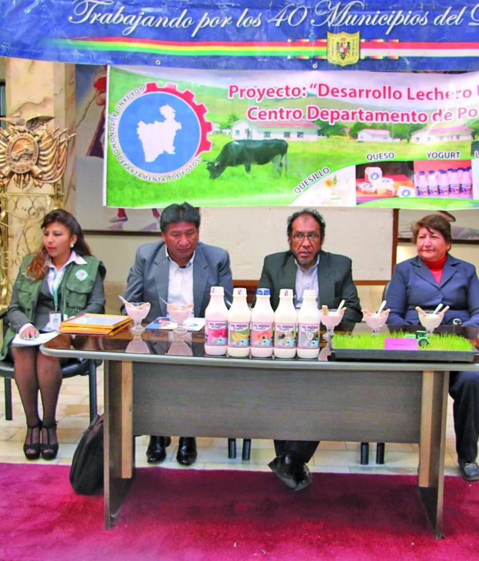 Sale al mercado el yogurt potosino con su registro