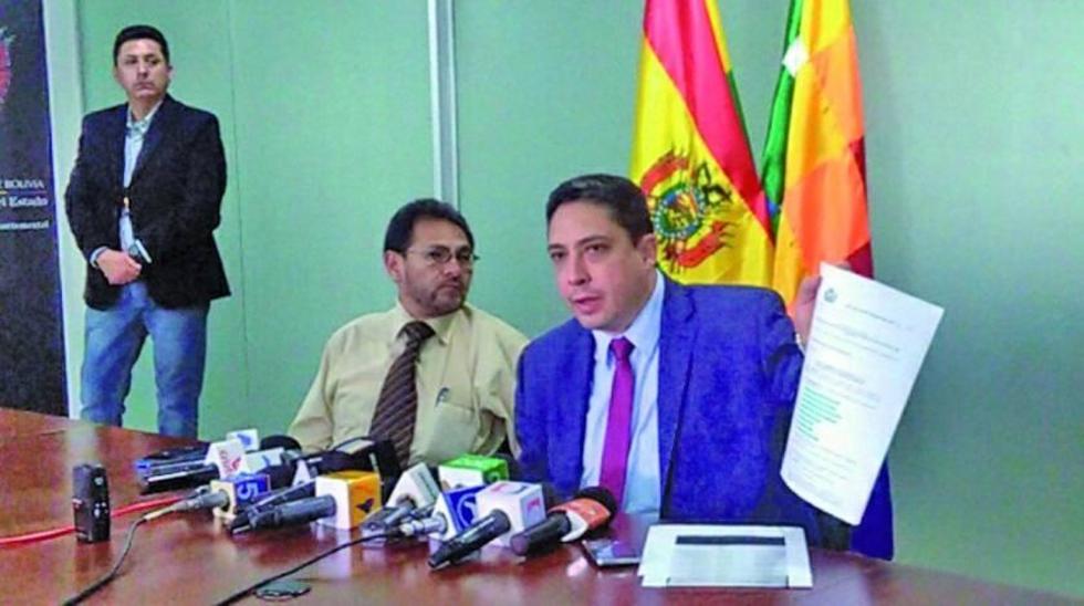 Aprehenden al director de Derechos Reales y denuncian a consejeros