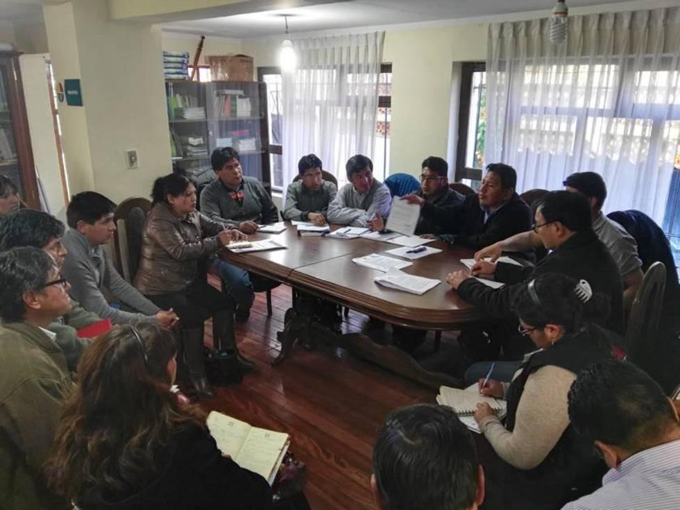Huelga de maestros se mantiene a pesar de que ya inició el diálogo 