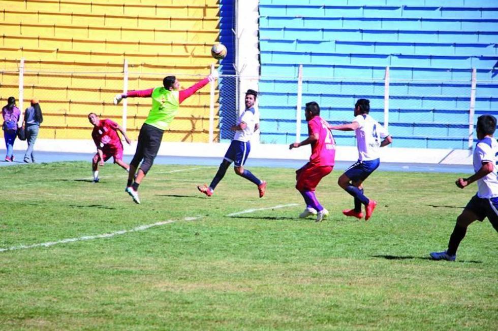 Troche empieza a armar su onceno titular para disputar el primer clásico potosino
