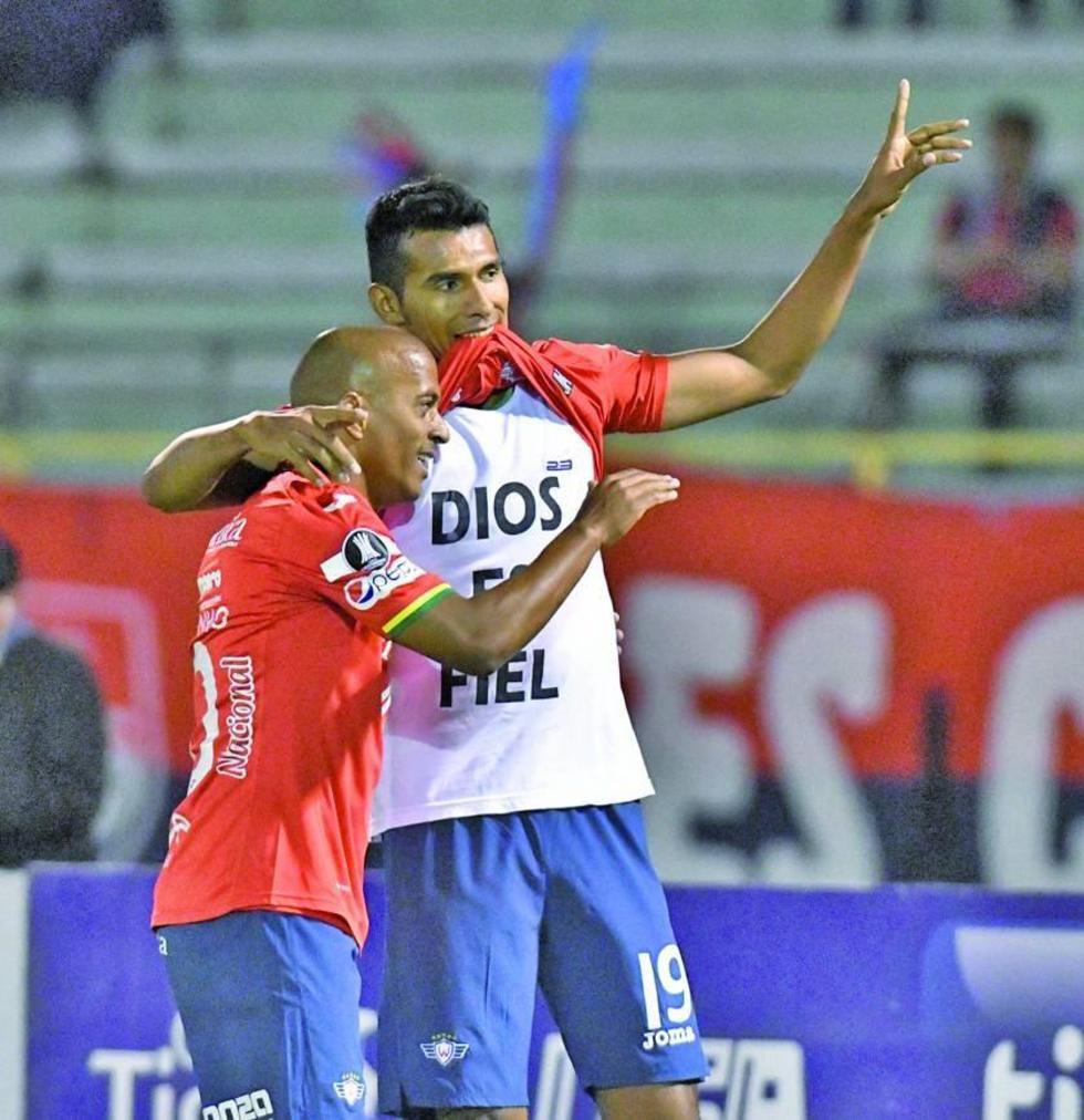 Wilster gana y es el líder del torneo