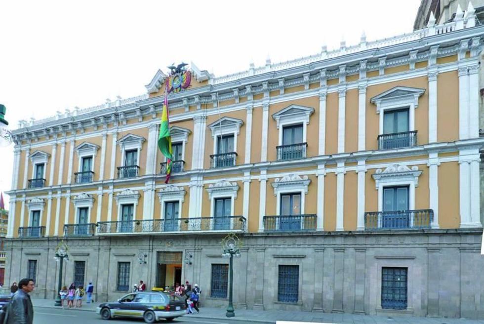 Gobierno alista un nuevo plan de desburocratización del Estado