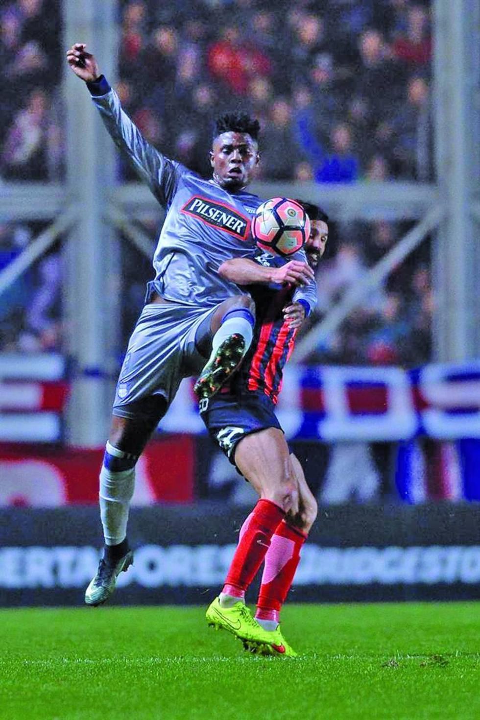 San Lorenzo vence a Emelec en penales
