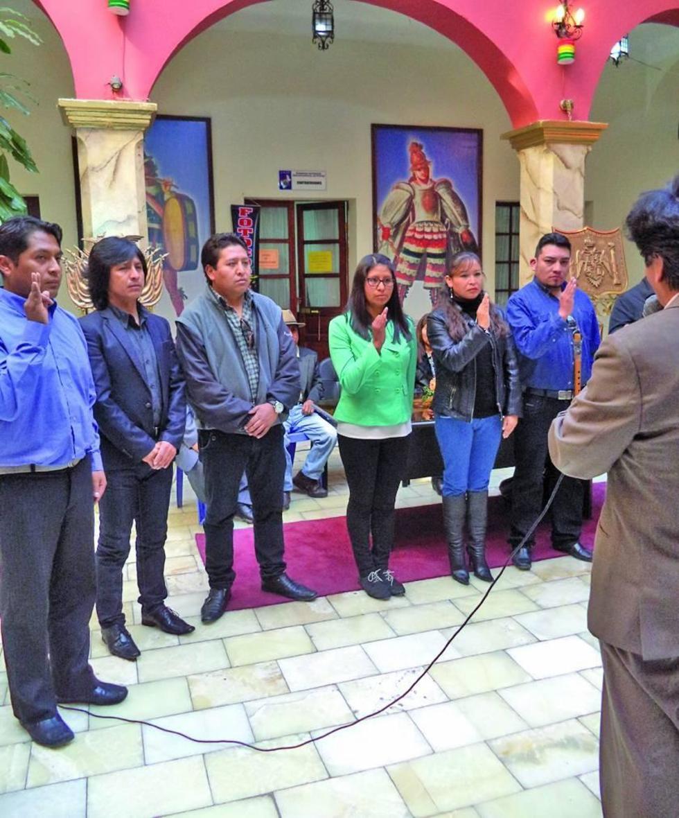 Posesionan directorio local de la Sociedad de la Quena